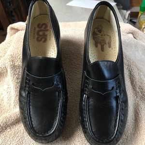 SAS CLSSIC BLCK SLIP ONS. NEVER WORN